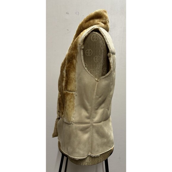 Romeo + Juliet Couture women size medium faux fur polyester vest - Picture 5 of 11